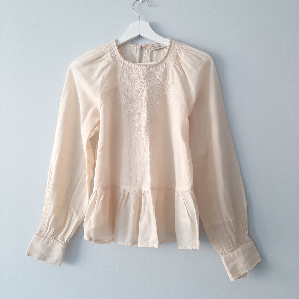 Soft nice women blouses, very good condition 👏